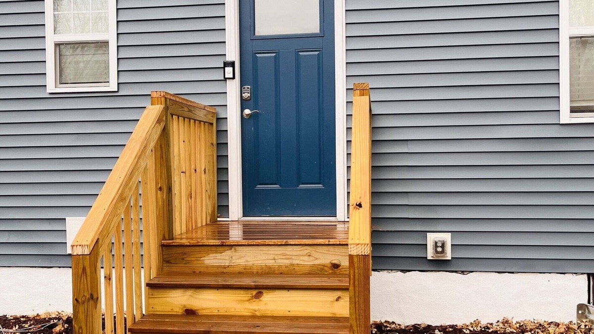 Albert Lea House | Remodeled home close to lake and walking trails