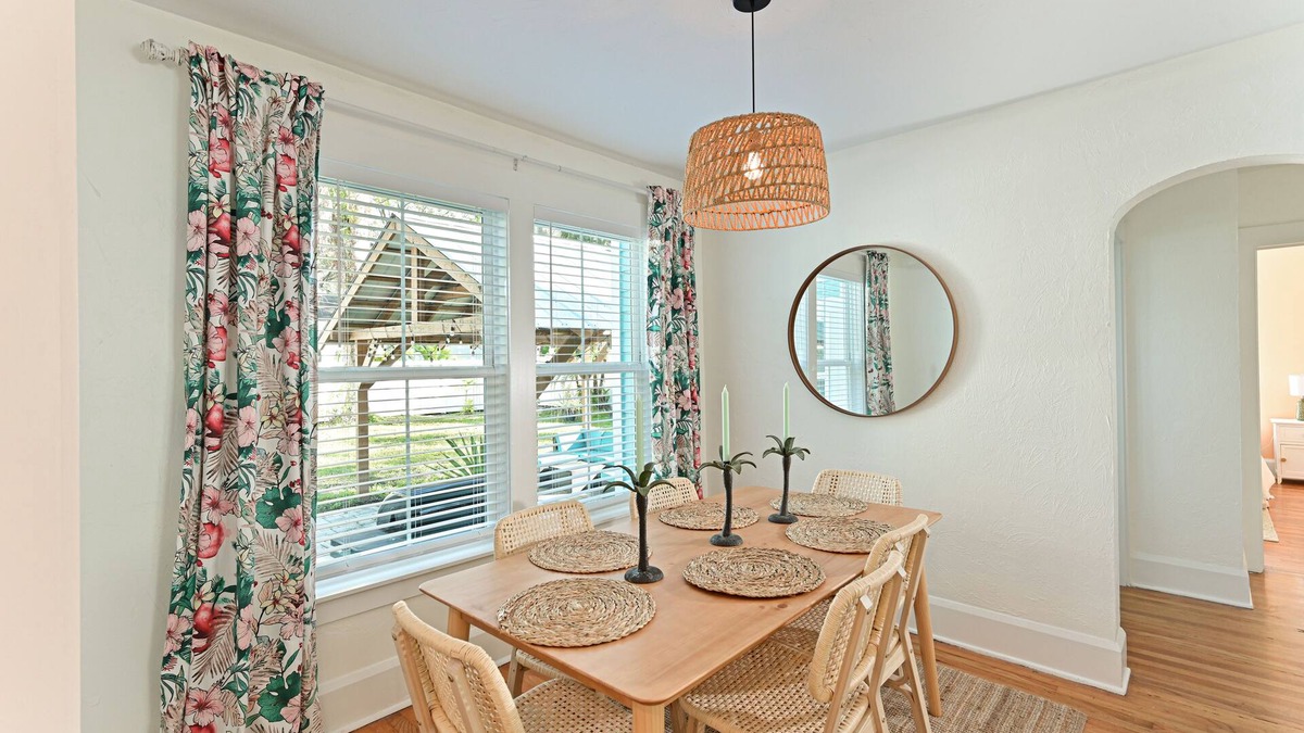 River District House | Remodeled home in Historic neighborhood. 20 min.~ AMI/5 min ~downtown Bradenton