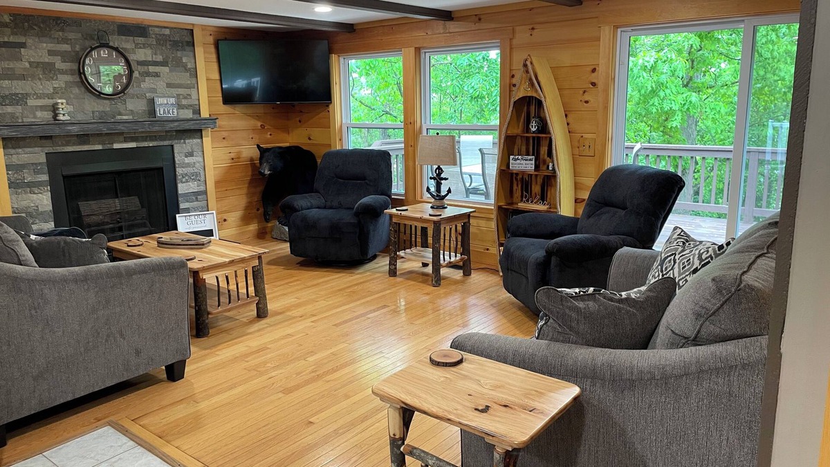 Hesston House | Remodeled home less than 1 mile from entrance to Seven Points at Raystown Lake