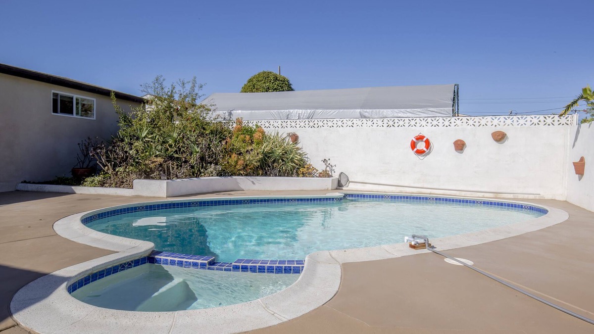 Clairemont House | Remodeled Home Private Yard, Pool Hot Tub & Covered Patio Near Beaches!