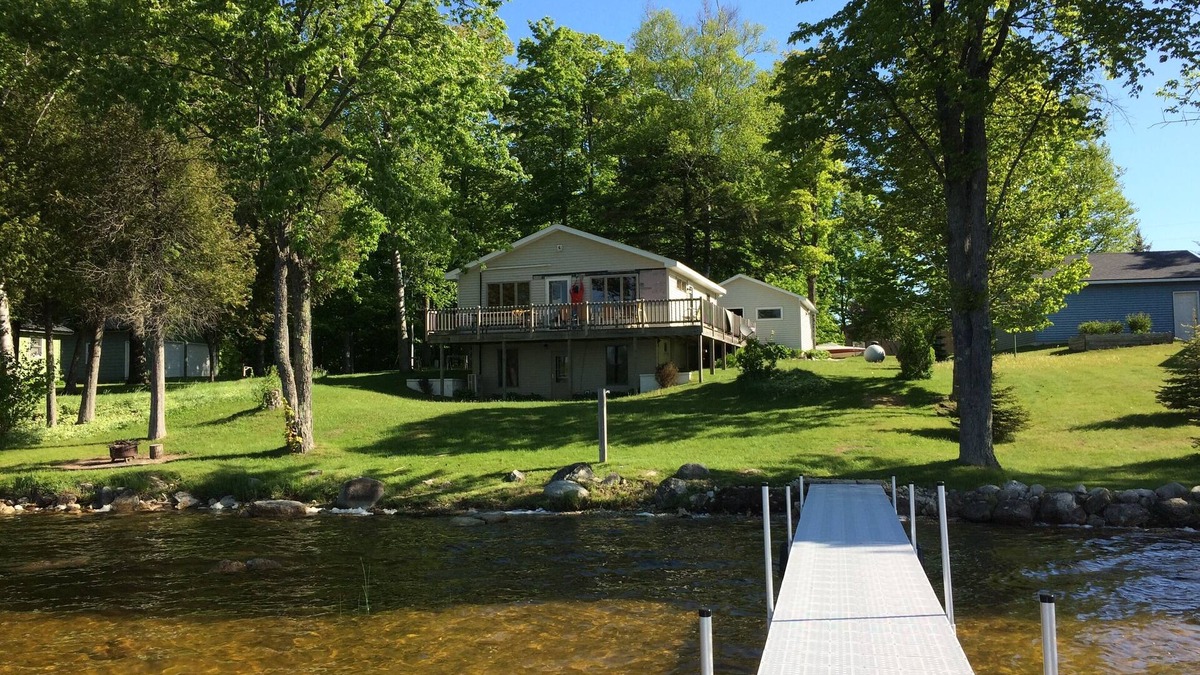 Germfask Cottage | Remodeled Lake Front Cottage On S. Manistique Lake, Great Views And Fishing