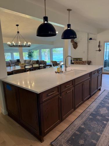Green Lake House | Remodeled Lake Retreat Putting Green, Game RoomBar