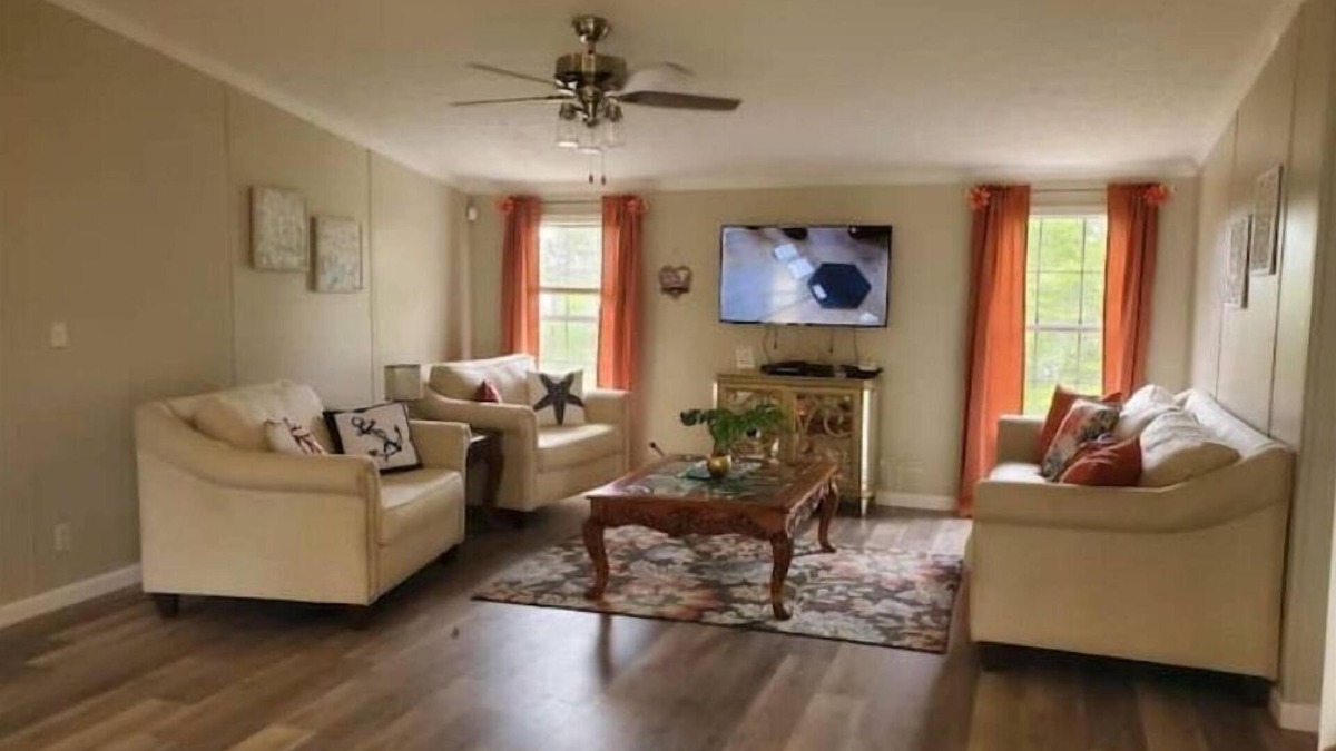 Washington County House | Remodeled lakefront home with lake access.