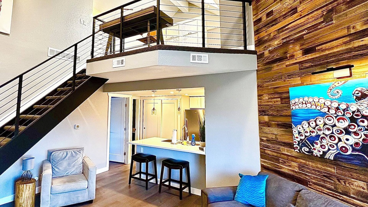 Gunbarrel Condo | ~Remodeled Mtn View Condo, Hot Tub, Modern, Fast WiFi~