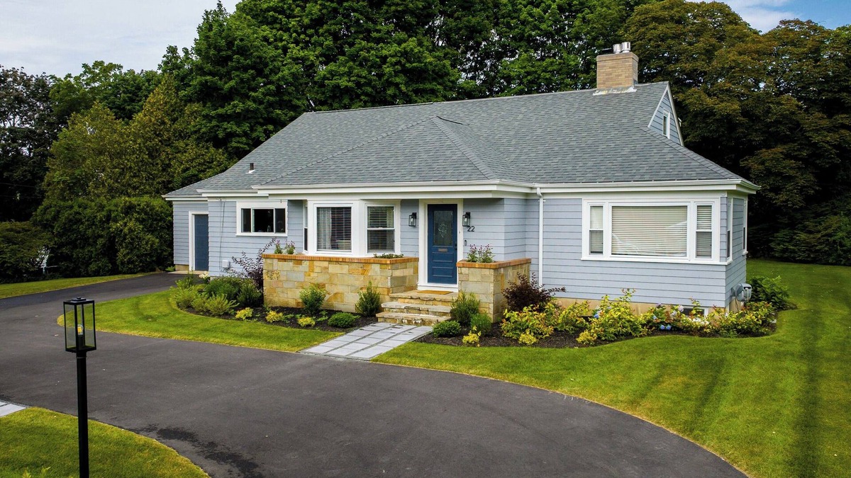 Dartmouth House | Remodeled Seaside Village Retreat, 5-minute walk to village center