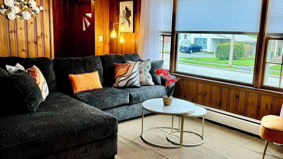 Worcester House | Remodeled Single Family, Enjoy a experience at this centrally located place.n