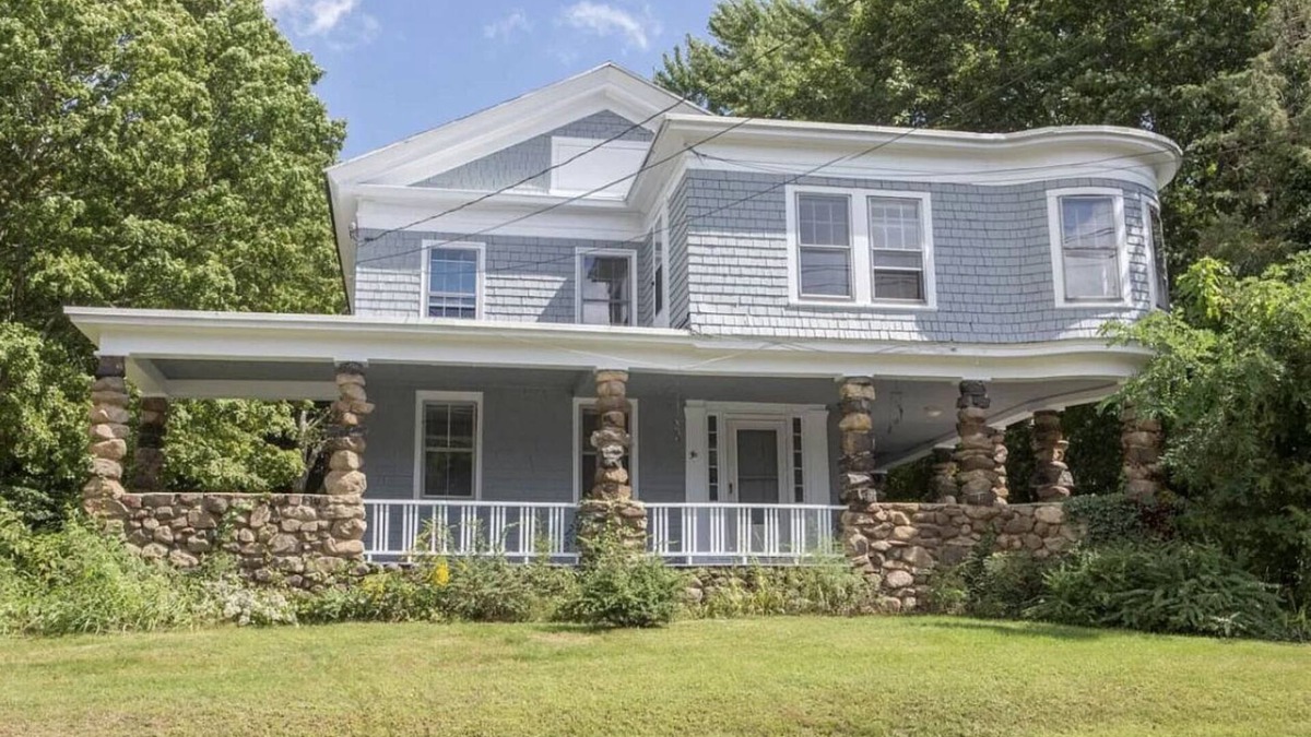 Branford Apartment | Remodeled spacious 2 BR near downtown with yard and wrap around porch