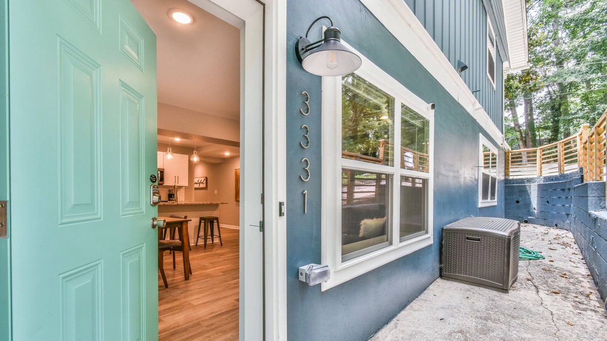 Buford Highway Cottage | Remodeled & Spacious. With Two Private En-suite Rooms
