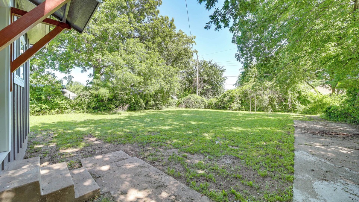 Tulsa Cottage | Remodeled Tulsa House w/Yard ~ 4 Mi to Downtown!