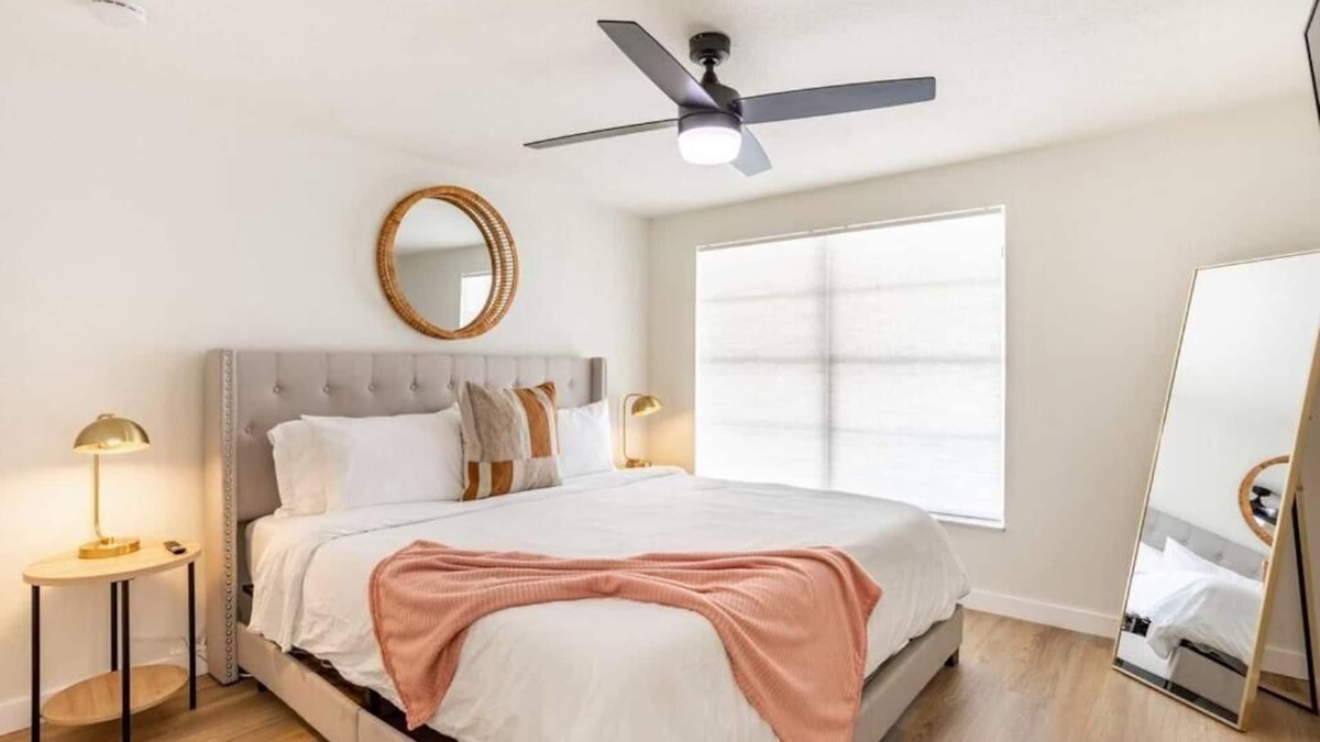 Bearss Plaza House | Remodeled Vacation Home near the Beaches