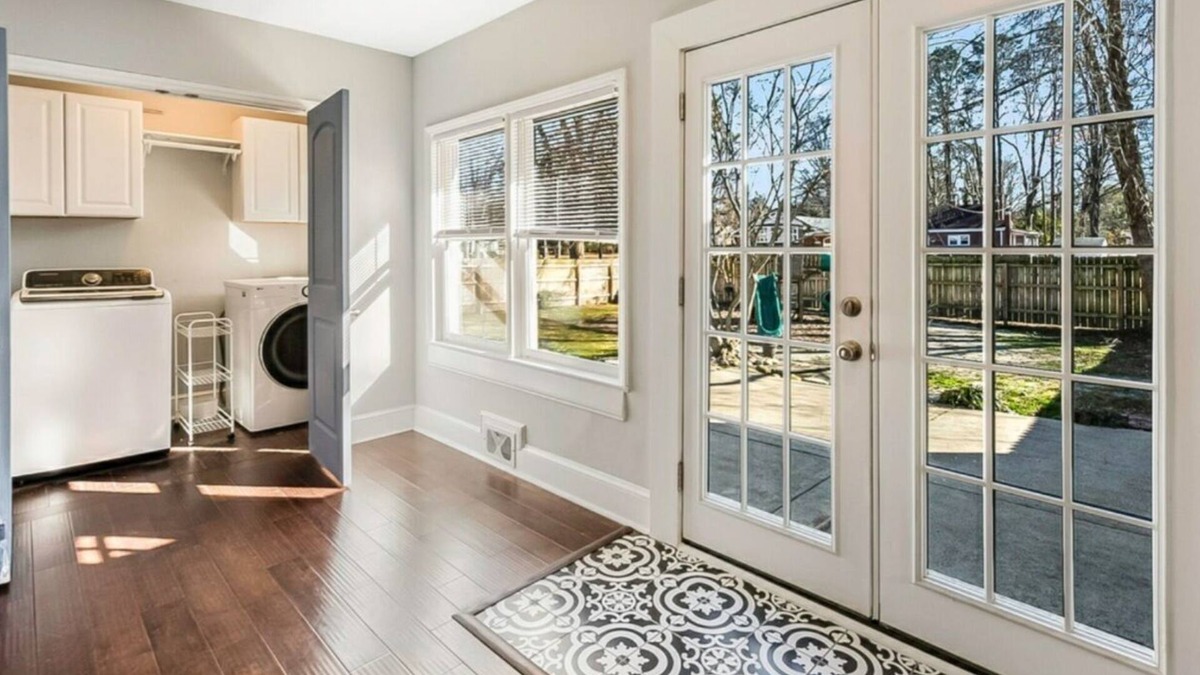 Zebulon House | Remodeled Wendell Zebulon home with a pool table and quality amenities