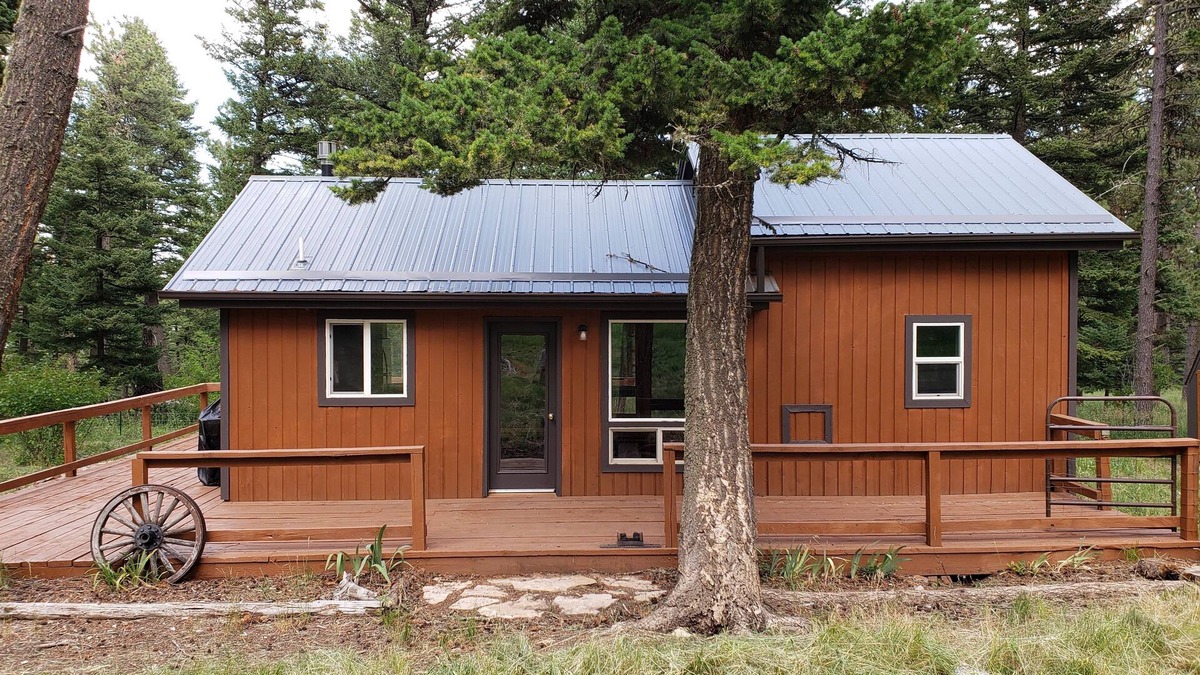 Lewistown Cabin | Remote cabin on 40 acres with wildlife and no distractions.