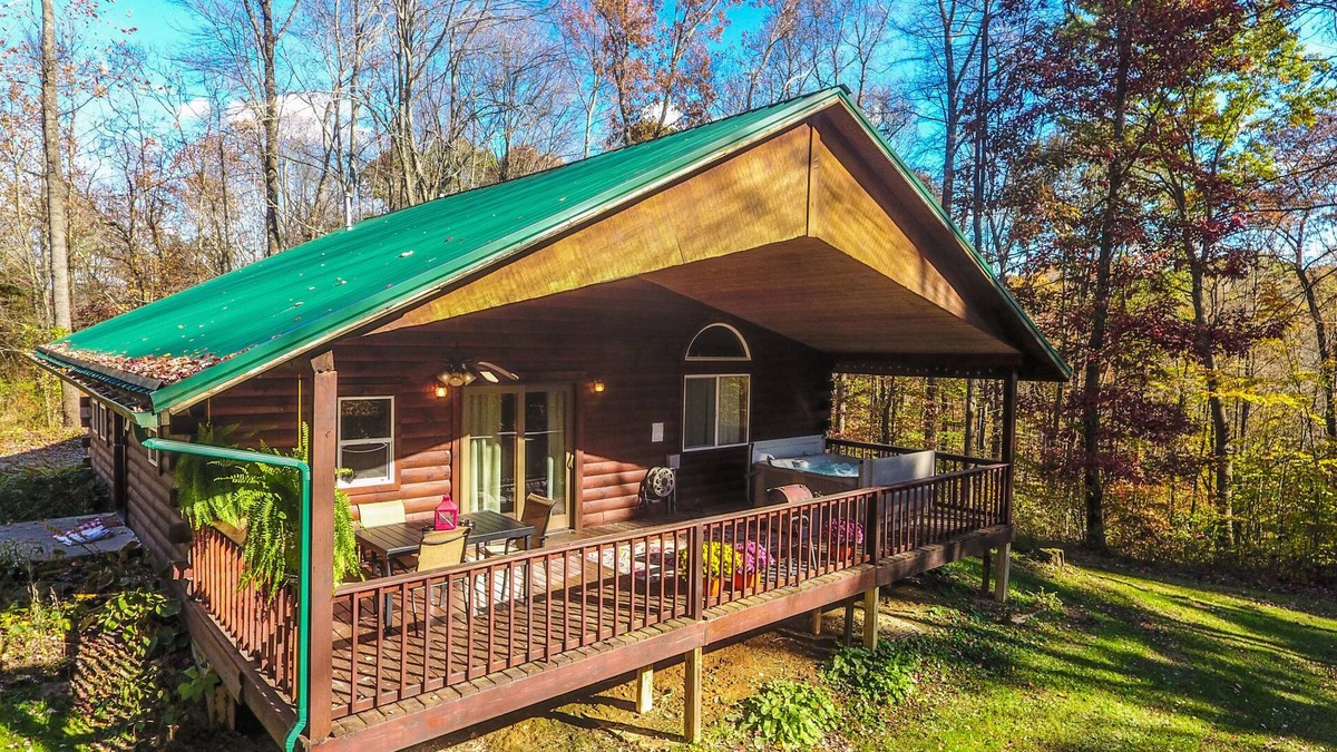 Logan Cabin | Remote Forest Edge Cabin offering comfort, seclusion near Hocking Hills