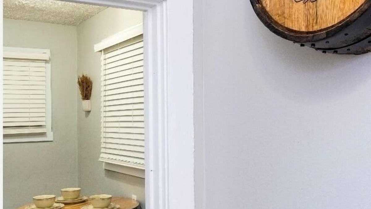 Downtown Apartment | Remote Ready I 2 BR 1 BA