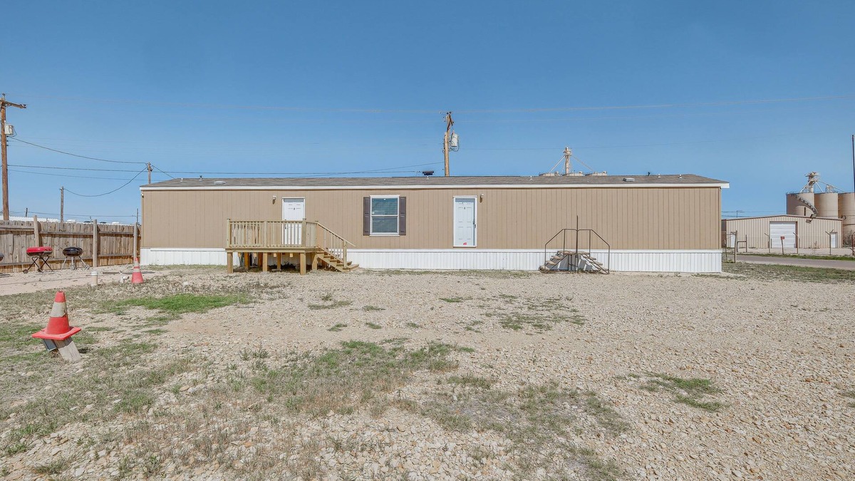 Girvin House | Remote Texas Group Retreat w/Free WiFi!