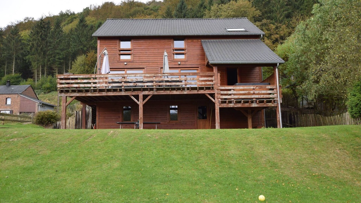 Marcouray House | Rendeux Retreat with Sauna