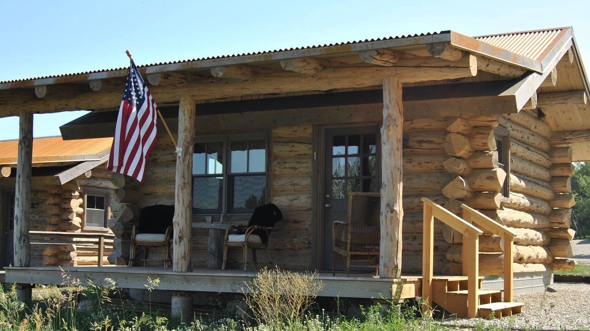 Roberts Cabin | Rendezvous Cabin @ Paris Montana® on Rock Creek