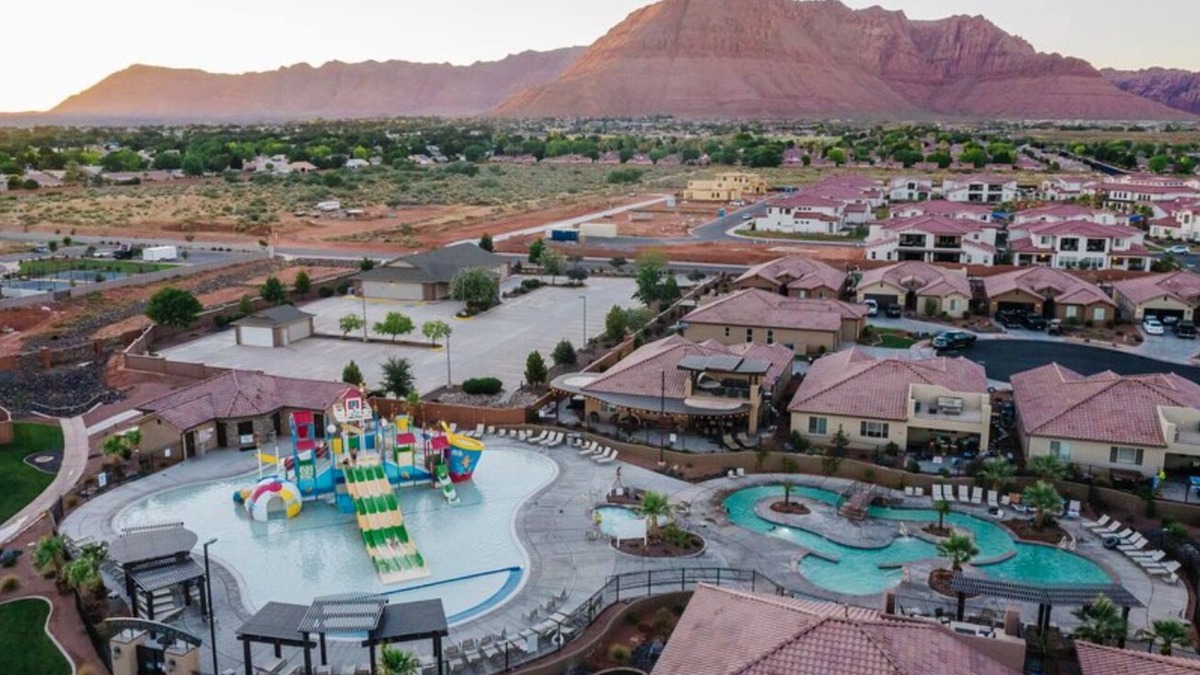 Ivins House | Rendezvous @ Paradise Village | Pool & Splash Pad | Private Hot Tub & Fire Pit