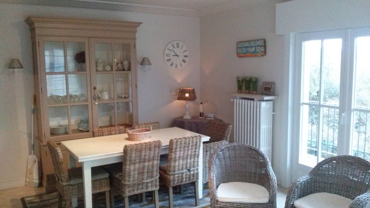 Albertstrand Apartment | Renewed app with a beautiful view of Park 58 in Duinbergen.50 m from Zee