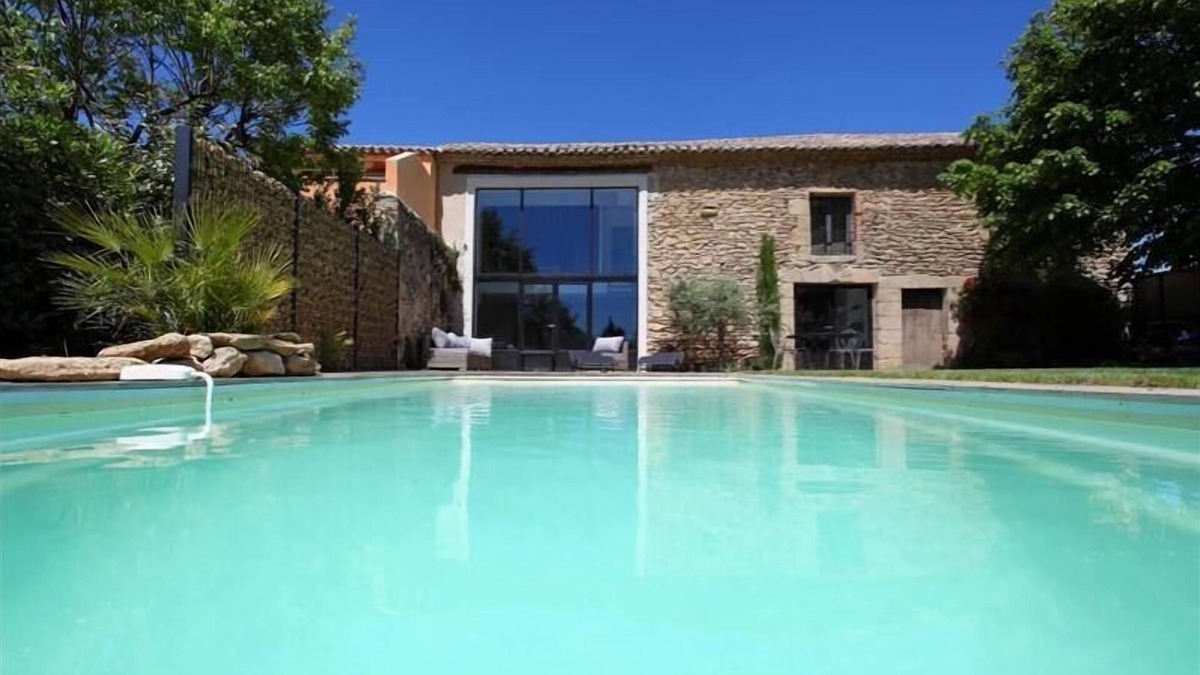 Sainte-Cecile-les-Vignes Other | Renovated Provençal farmhouse in a quiet environment, with pool