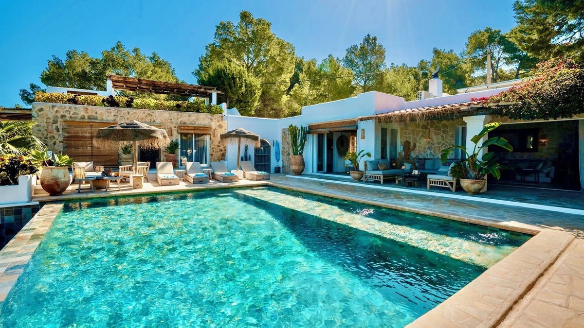 Sant Josep de sa Talaia Villa | Renovated finca, swimming pool, terrace and garden, sea and sunset views