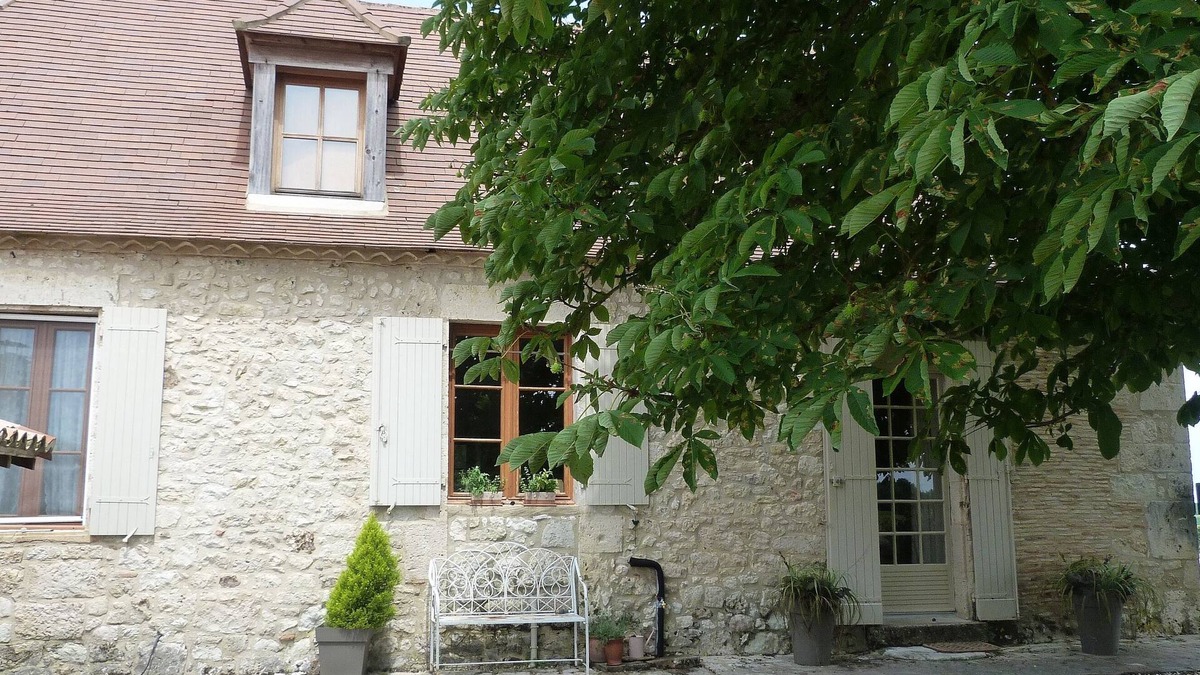 Sainte-Sabine-Born Other | Renovated stone farmhouse in beautiful location.