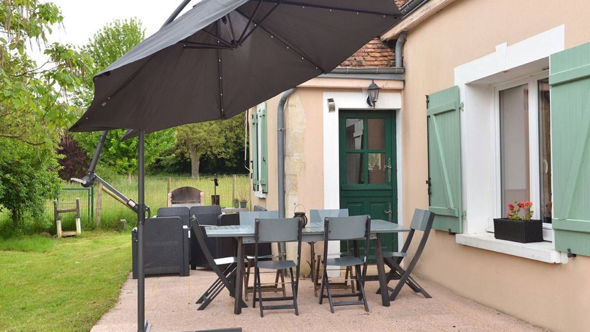 Saint-Calez-en-Saosnois Cottage | Renovated 19th-Century Cottage with Terrace, Trampoline, Spa, & Games in Quiet Hamlet