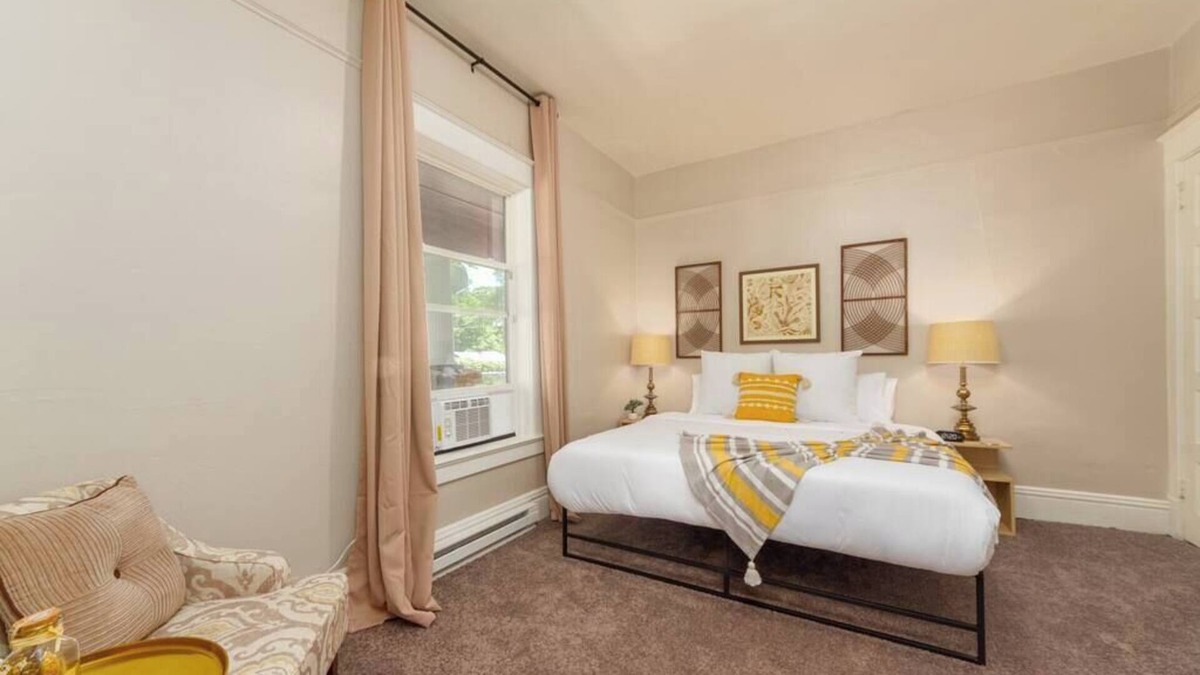 West Central Apartment | Renovated 1 Bed, 1 Bath, KING BED! Near Downtown!