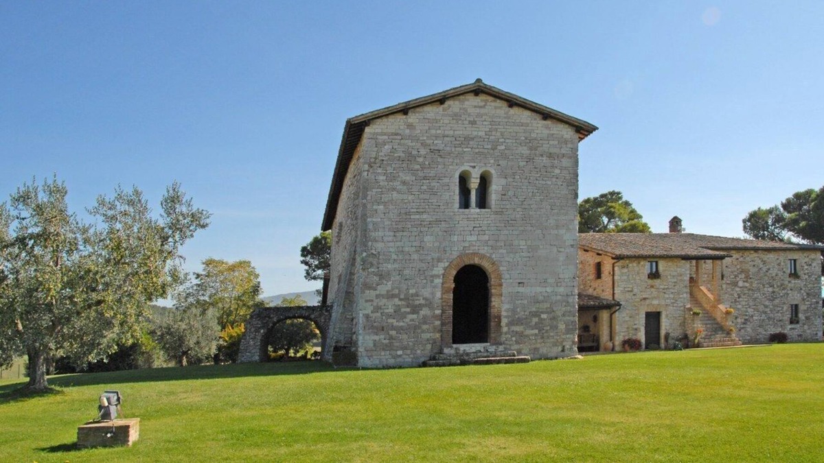 Loreto House | Renovated 13th Century Monastery, Surrounded By Award-Winning Vineyards