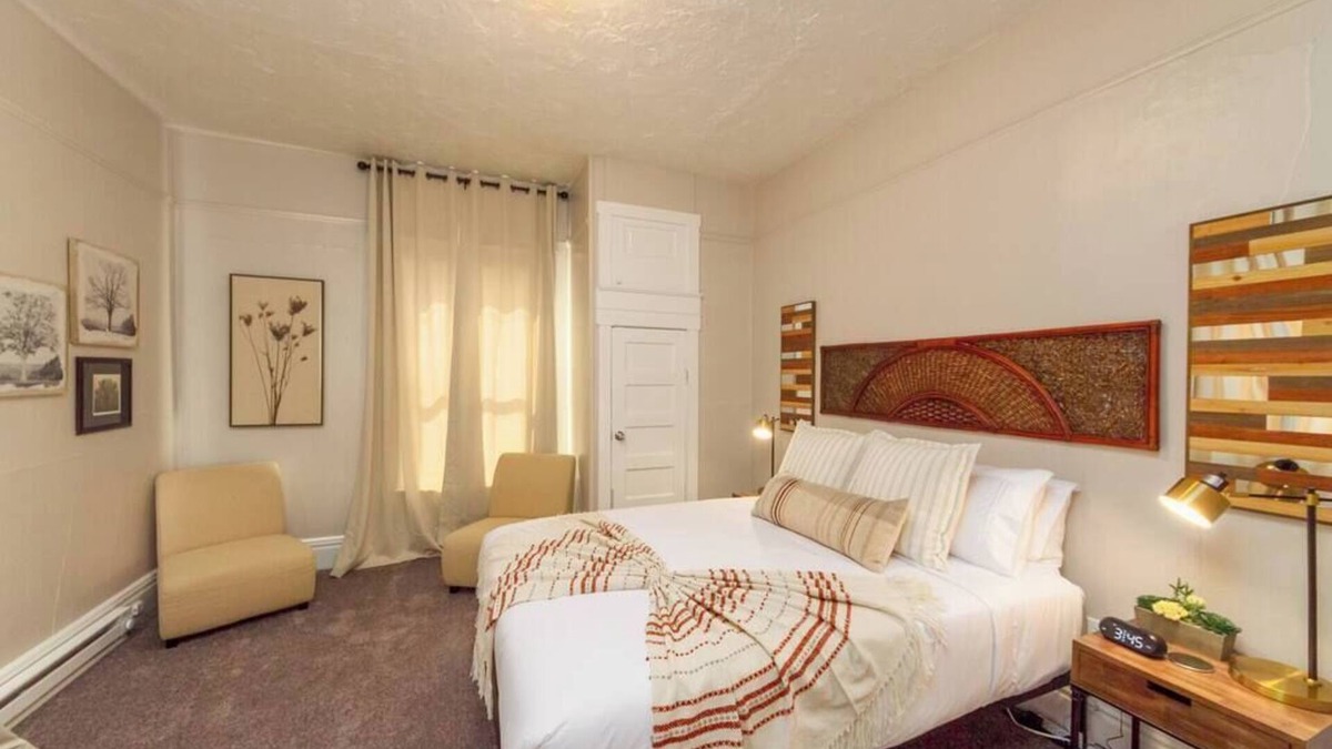 West Central Apartment | Renovated 2 bed, 2 bath, Near Arena and Downtown!
