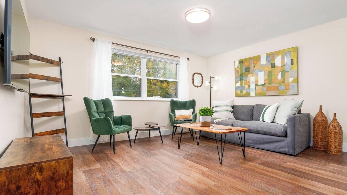 University District Apartment | Renovated 2 Bedroom- Walking Distance to OSU
