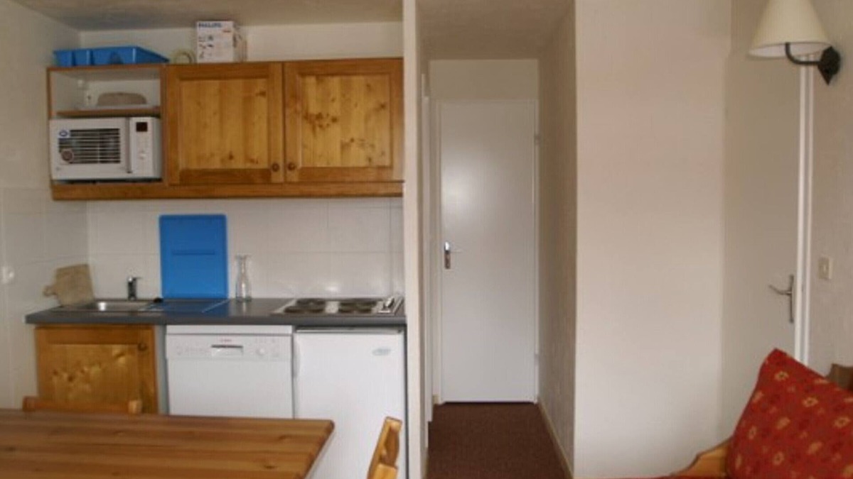 Le Pleynet Apartment | Renovated 2-room apartment with balcony 50m from slopes