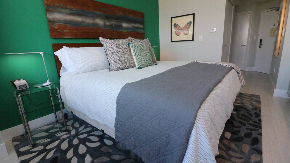 Coconut Grove Apartment | Renovated 21st Fl. Private Unit located in Coconut Grove Hotel!