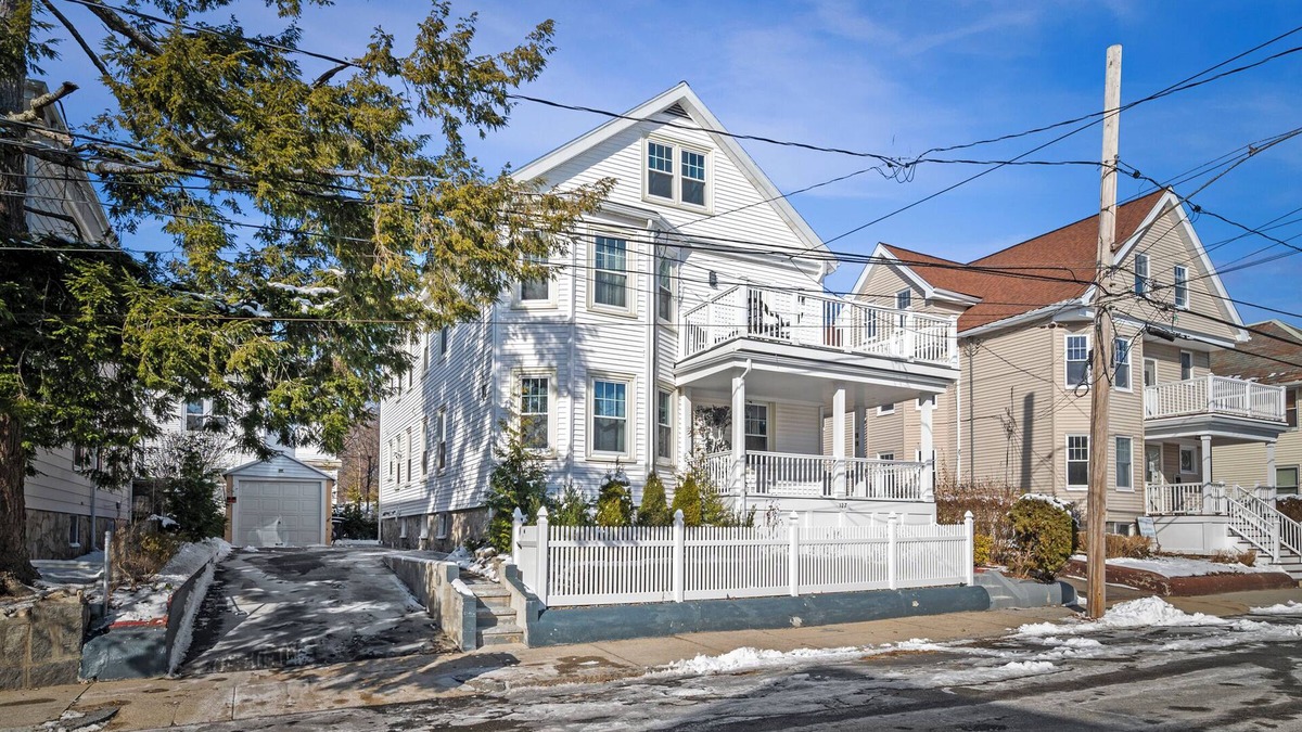 Roslindale House | Renovated 2nd-Floor Home |