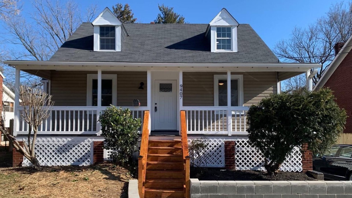 Silver Spring House | Renovated 3 bed 2 bath with lots of free parking