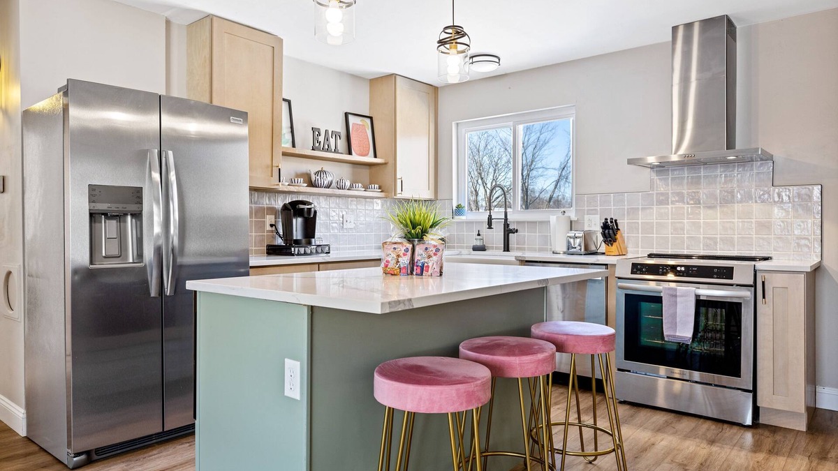 Weldon Spring Heights House | Renovated 3 Bedroom Home By StayLage!