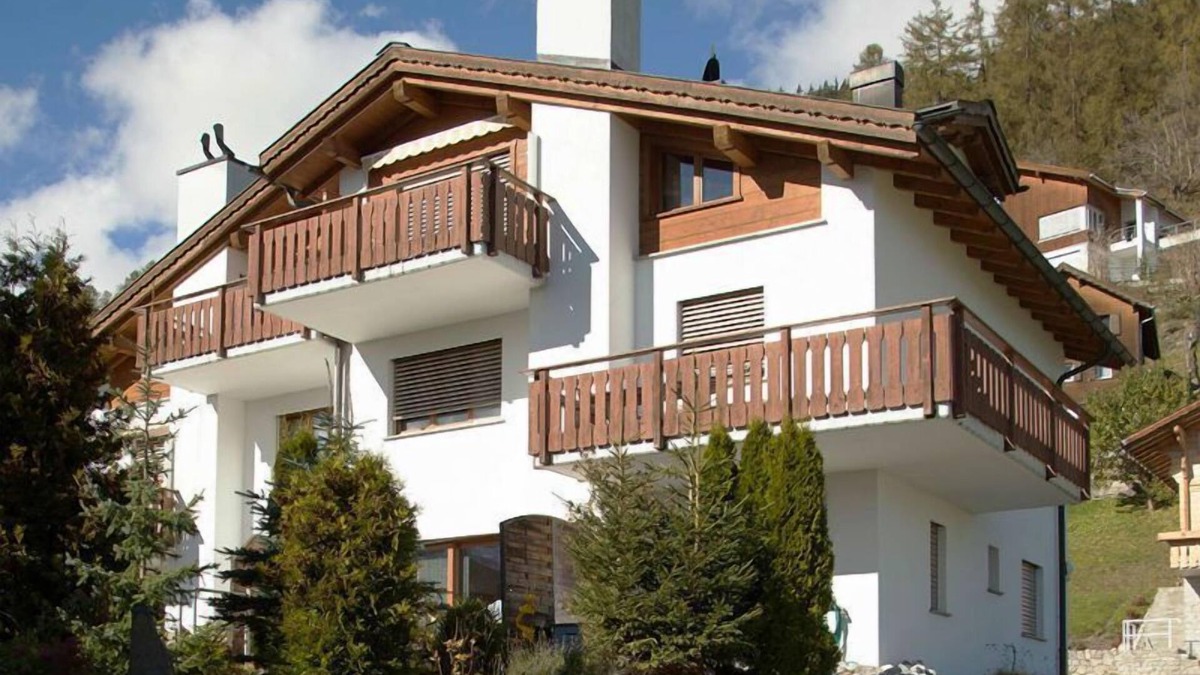 Ruschein Apartment | Renovated 3 Rooms Apartment in Ruschein near Laax