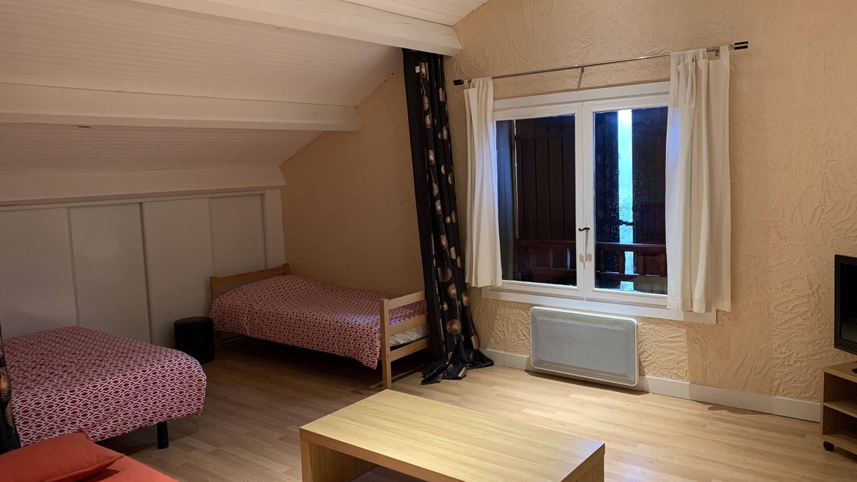 Allos Apartment | Renovated 35m2 studio with separate kitchen