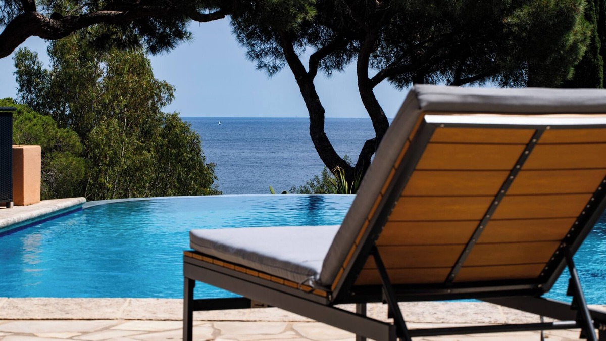 Plage de la Garonnette Villa | Renovated 4 bedroom villa with SEA VIEW - 250m from the beach - pool - garden
