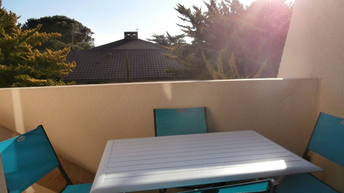 Le Penon Apartment | Renovated 4-Person Apt in Seignosse: Central, Quiet, Near Beach, Balcony