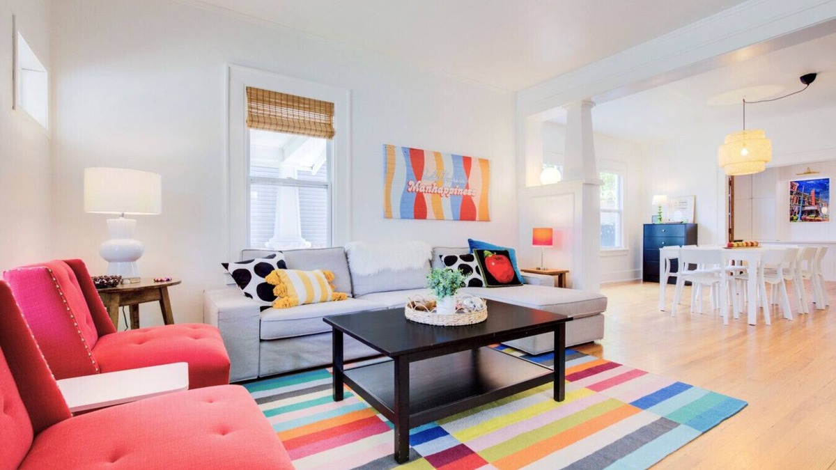 Manhattan Apartment | Renovated 4BR/2BA, <1Mi to KSU, Great for Groups