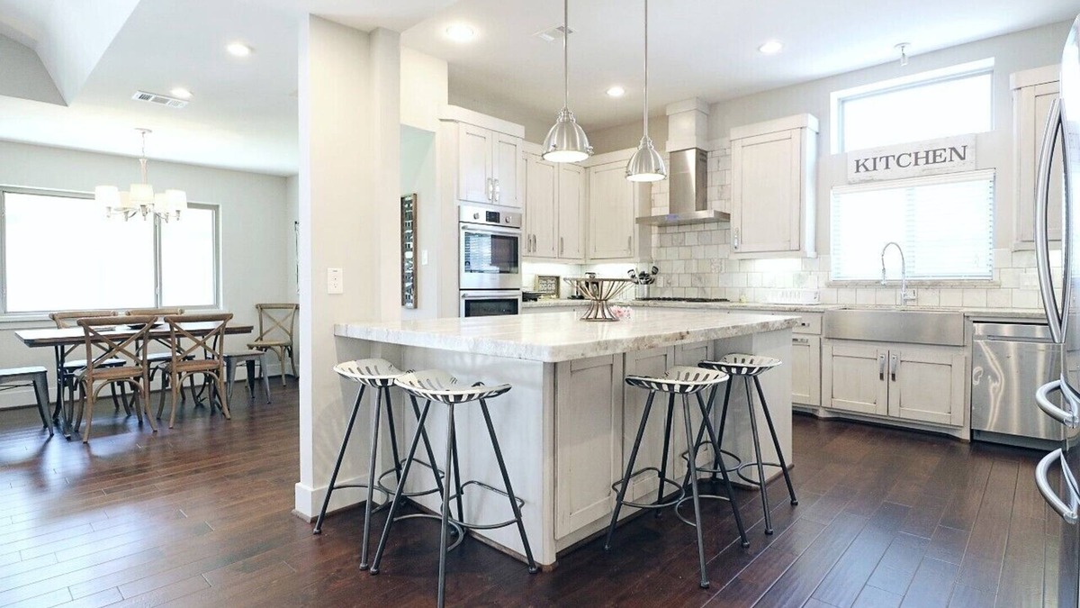 Houston House | Renovated 5 Bedroom, 3.5 Bath Private Home Fully-furnished near MDA TMC Galleria