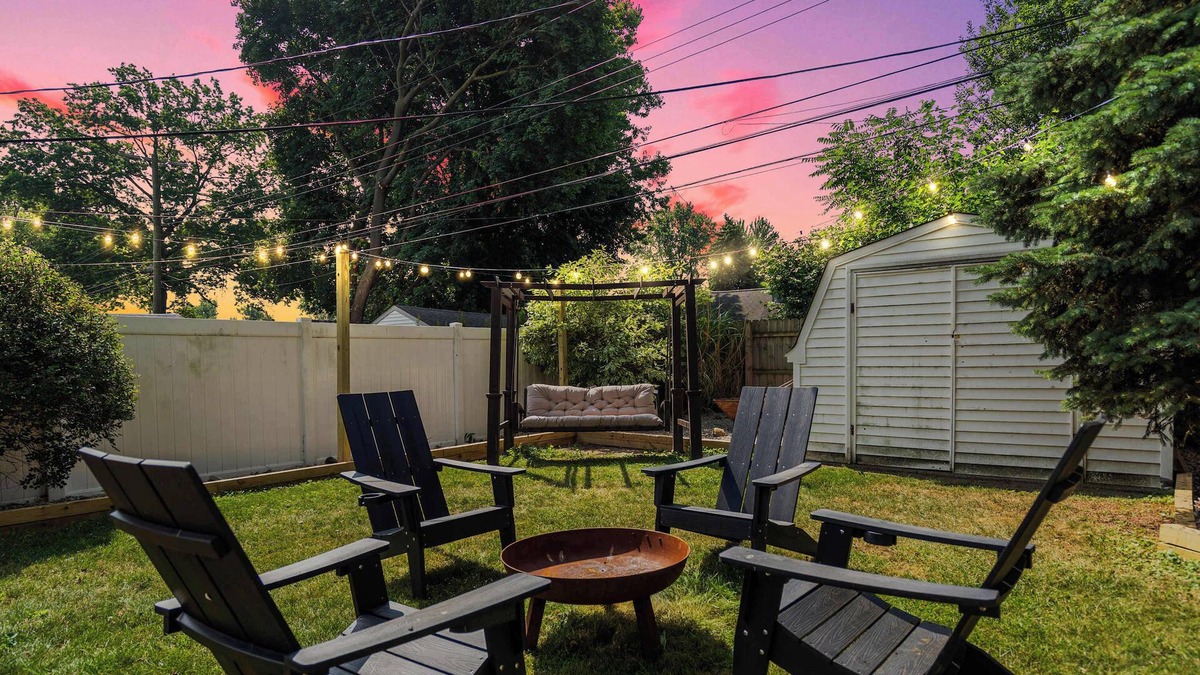 Ferndale House | Renovated 5BR/2BA - Gym & Barrel Sauna
