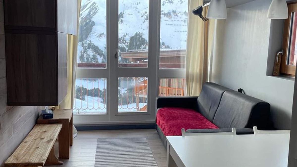 Arc-2000 Apartment | Renovated Apartment · Central Location · West-Facing Balcony · Sleeps 6 · Modern Amenities