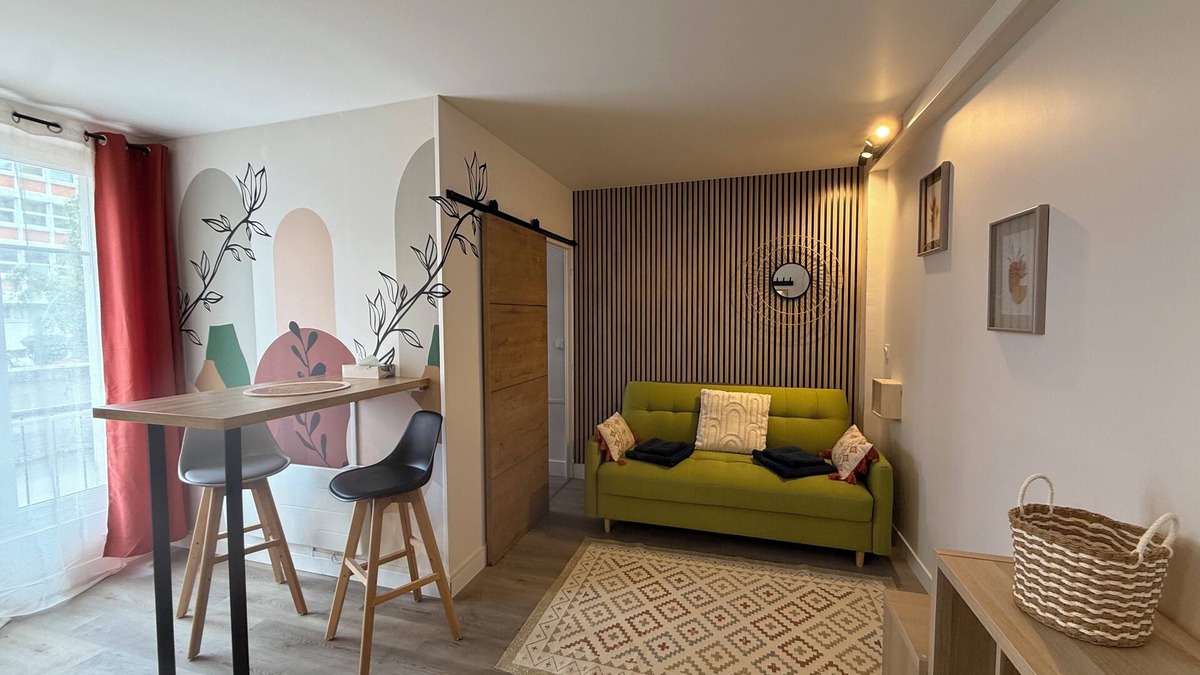 Downtown Le Havre Apartment | Renovated and fully-equipped Studio 48, ideally located. Pets allowed