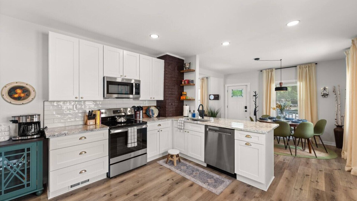 Cleveland Apartment | Renovated and Professionally Designed 3Bed Home!