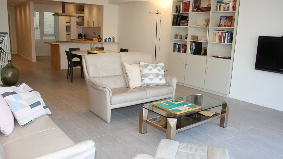 Knokke Apartment | Renovated apartment (115m²) in the heart of Knokke at 750m from the beach