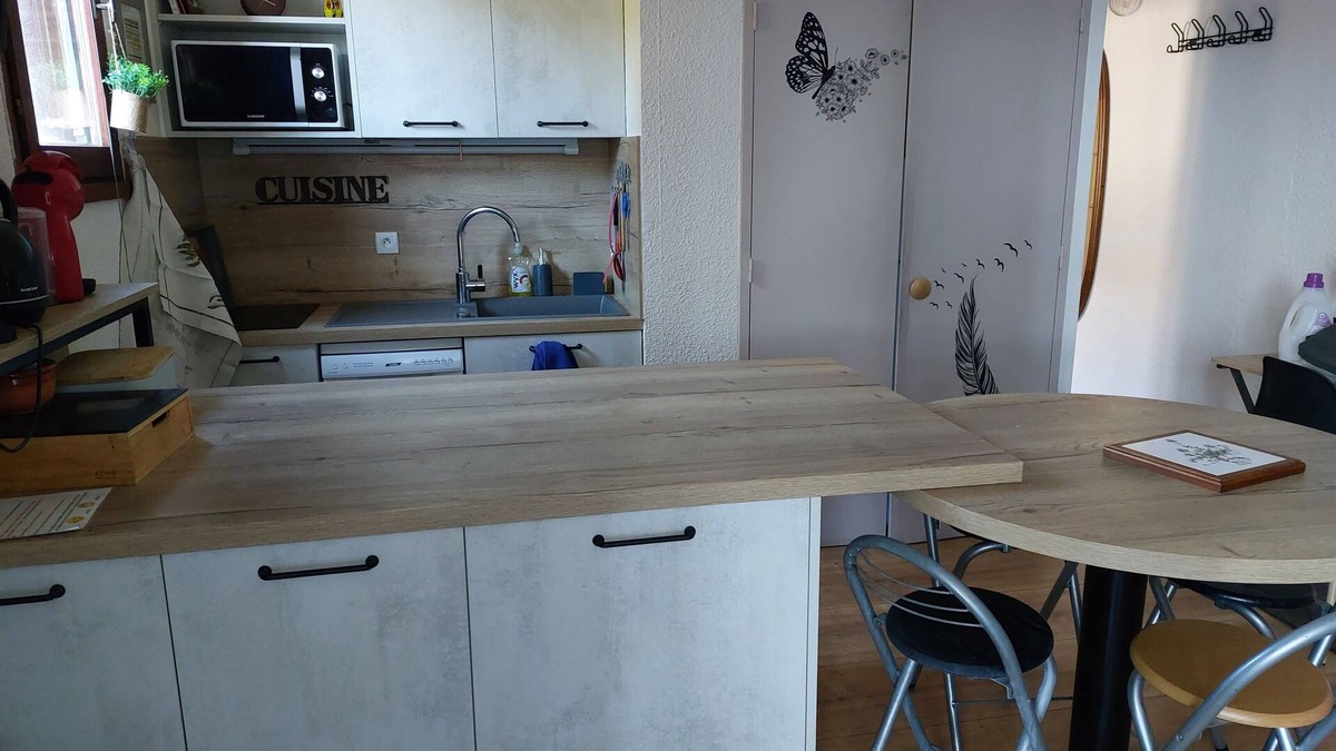Embrun Apartment | Renovated apartment close to the lake