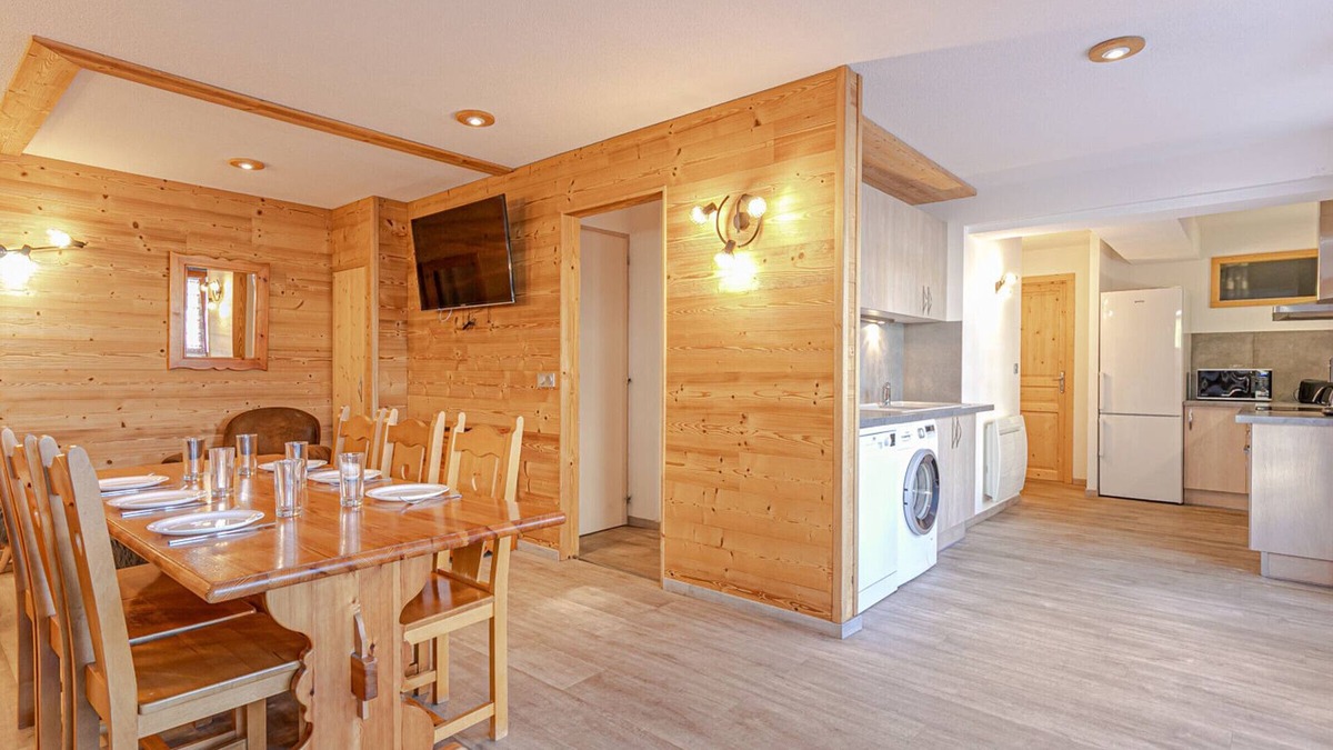 Aussois Apartment | Renovated apartment for 8 people, quiet area, Aussois