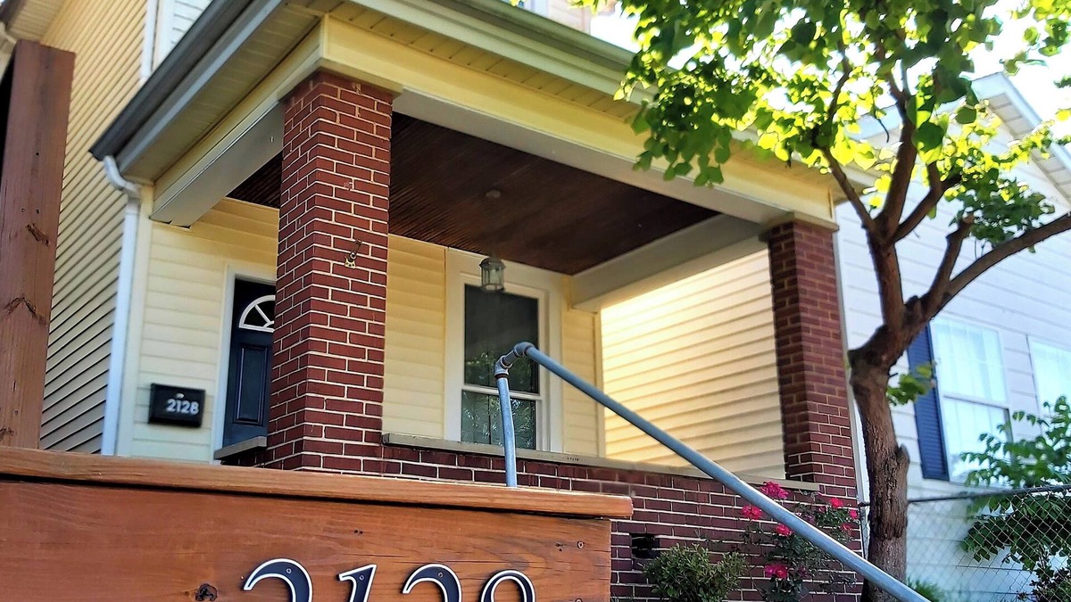 Ashland Apartment | Renovated Apartment with Modern Amenities, Fenced-In Back Yard -Downtown Ashland